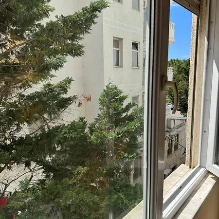 Arlis * Durres